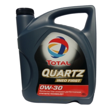 Полусинтетическое моторное масло Quartz 7000 0W-30 4л Total Total 148592